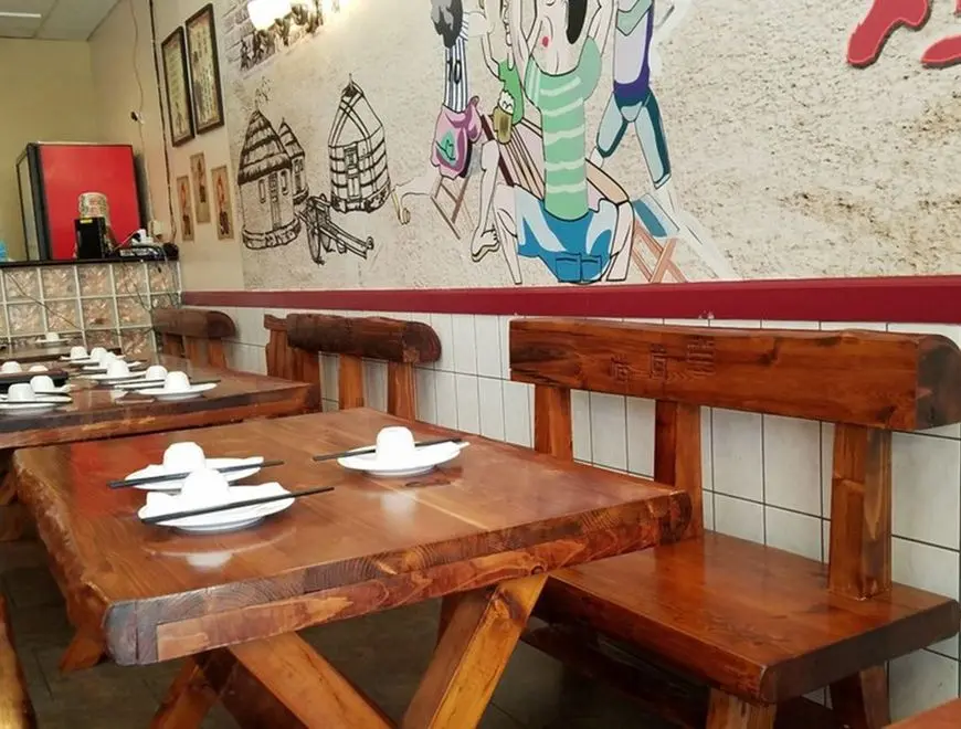 Traditional Chinese decor inside Spices 3